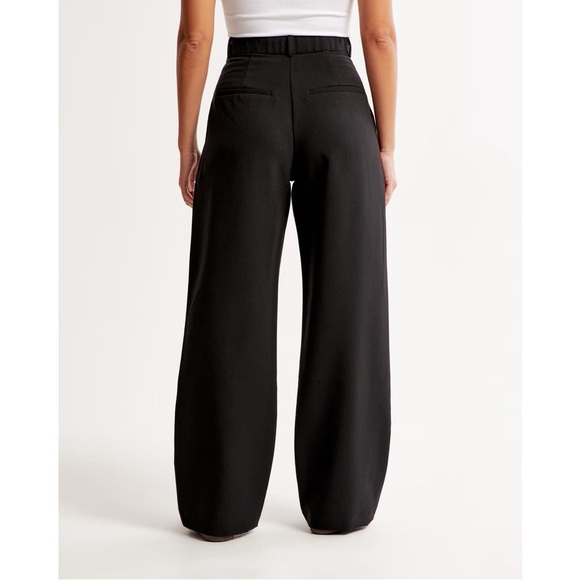 Abercrombie & Fitch Curve Love Sloane Tailored Wide Leg Pant in Black - Picture 3 of 12
